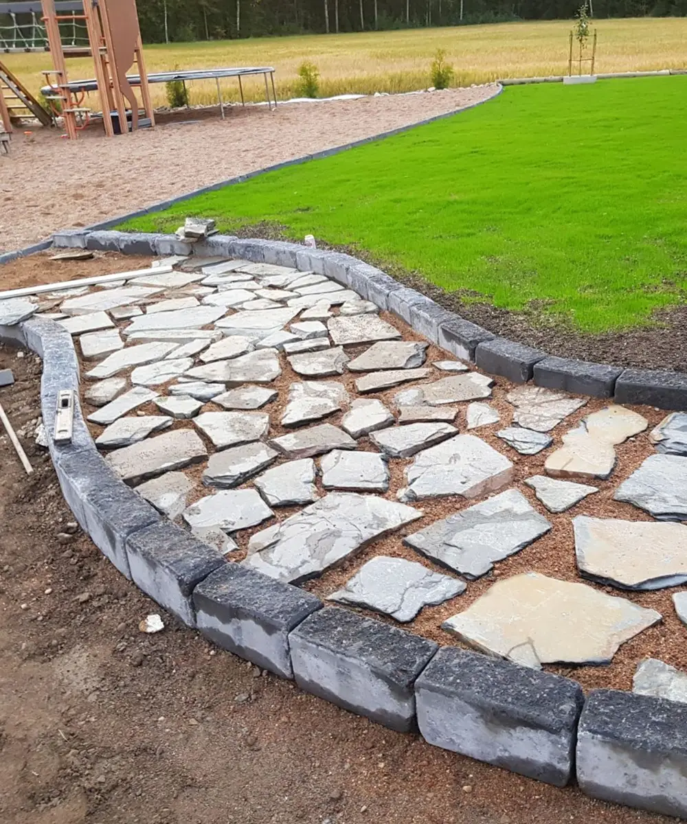 Pihakivetykset ja laatoitukset